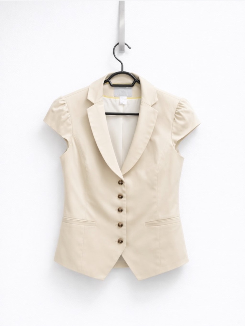 NWT H&M Cream Short-Sleeve Tailored Blazer